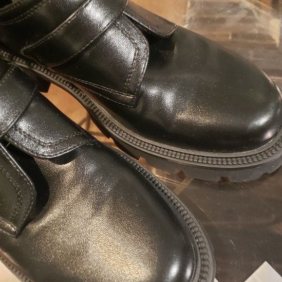 Lug sole ankle booties - Picture 3 of 8